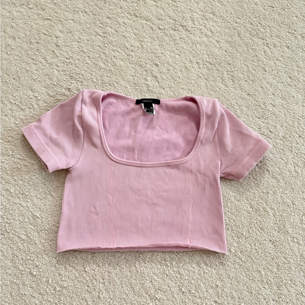 forever 21 pink crop top size medium/ very cute/ worn once no tags